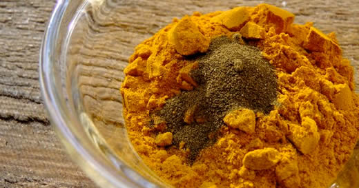 combinazione curcuma pepe nero